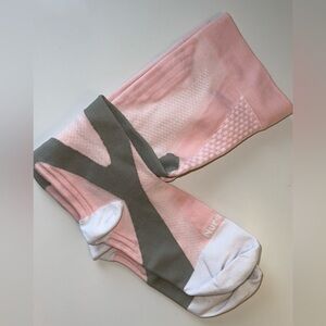 NWOT NURSE YARD COMPRESSION SOCKS LIGHT PINK SZ XXXL